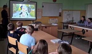 spotkanie policjantek z uczniami w Płośnicy