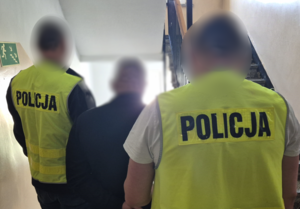 zatrzymany w asyście policjantów