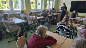 spotkanie policjantek z uczniami