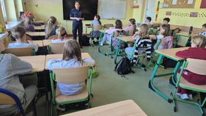 spotkanie policjantek z uczniami
