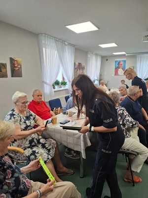 STOP włamaniom do domów - spotkanie policjantek z seniorami