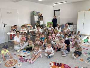 spotkanie funkcjonariuszy z dziećmi