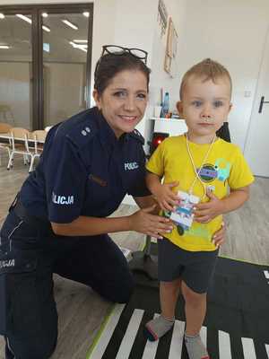 spotkanie funkcjonariuszy z dziećmi