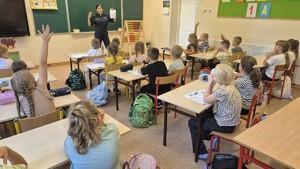 spotkanie policjantek z uczniami
