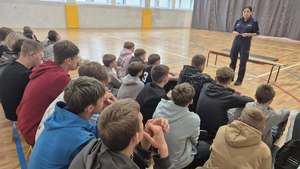 spotkania policjantów z młodzieżą i z dziećmi