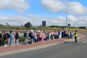 bezpieczna droga do szkoły z dzielnicowymi