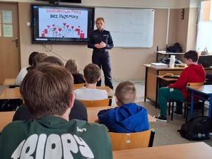 policjantki z wizytą w szkole w Turzy Wielkiej