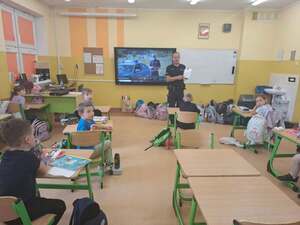 Spotkania policjantów w szkołach w ramach Bezpiecznej drogi do szkoły
