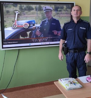 Spotkania policjantów w szkołach w ramach Bezpiecznej drogi do szkoły