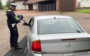 policjanci podczas działań prędkość