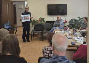 spotkanie policjantki z seniorami